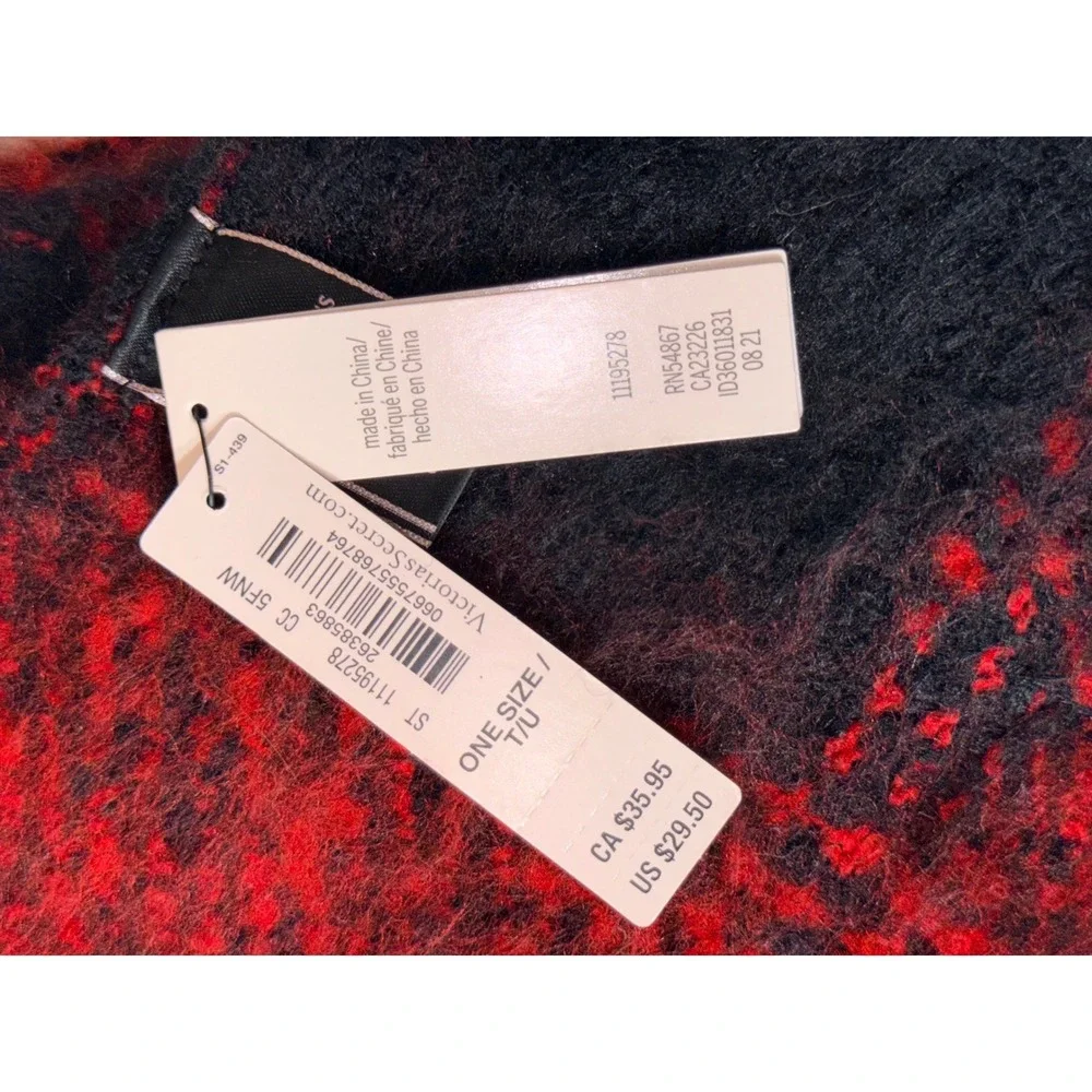 Victoria's Secret Scarf Womens One Size Red Black NWT Buffalo Plaid Fringe‎ Logo